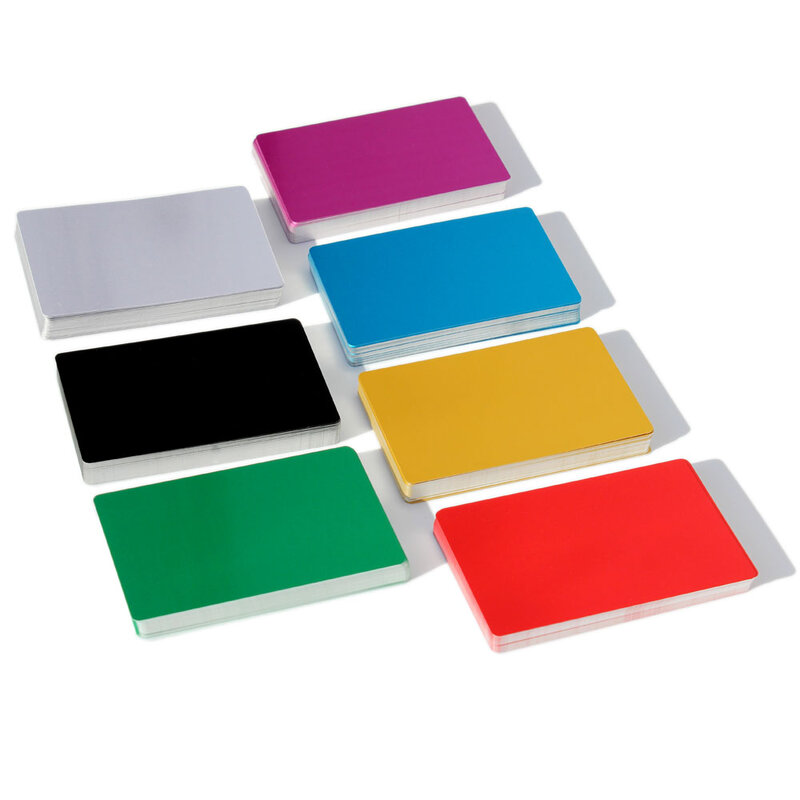 50 قطعة بطاقات الأعمال المعدنية سبائك الألومنيوم الفراغات بطاقة للعملاء النقش بالليزر DIY بها بنفسك بطاقات هدية 11 ألوان اختياري