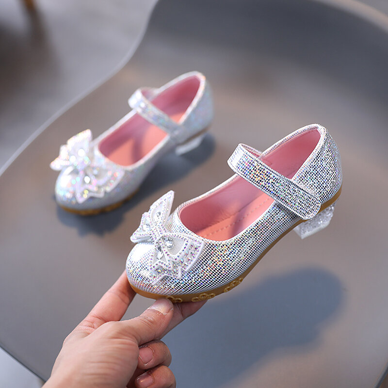 حذاء للفتيات من ULKNN حذاء وردي بكعب عالٍ للأطفال موديل 2023 حذاء برقبة مدببة على شكل فيونكة مناسب للأطفال مقاس 26-36 حذاء روماني