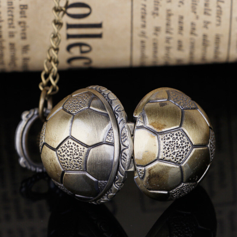 ريترو خمر كرة القدم الكرة شكل البرونزية ساعة جيب كوارتز مستديرة مع سلسلة قلادة هدايا مجوهرات