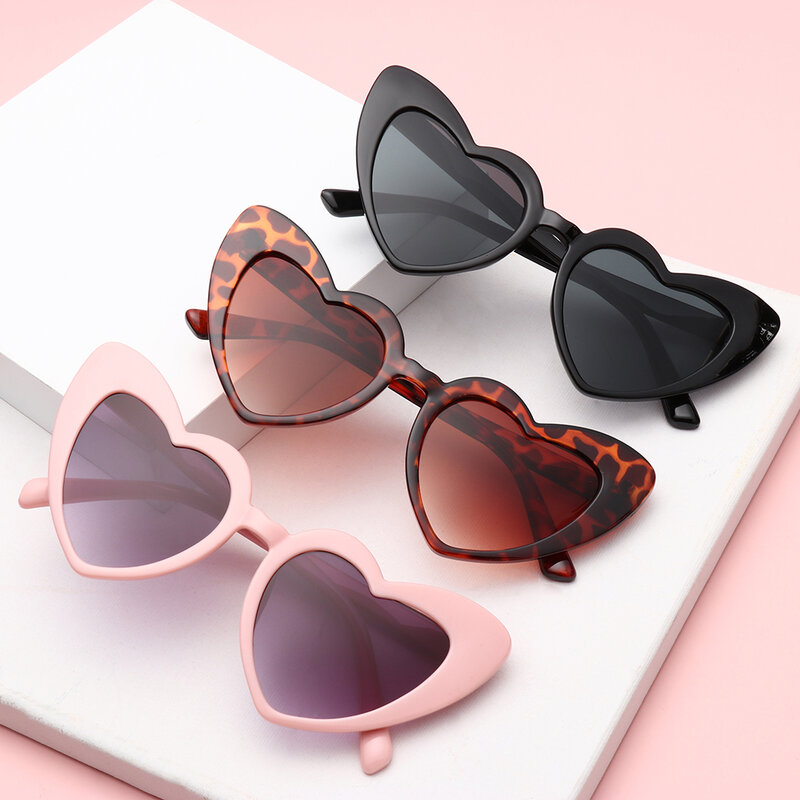 القلب النظارات الشمسية النساء العلامة التجارية مصمم القط العين نظارات شمسية الإناث الرجعية الحب على شكل قلب نظارات السيدات حماية UV400