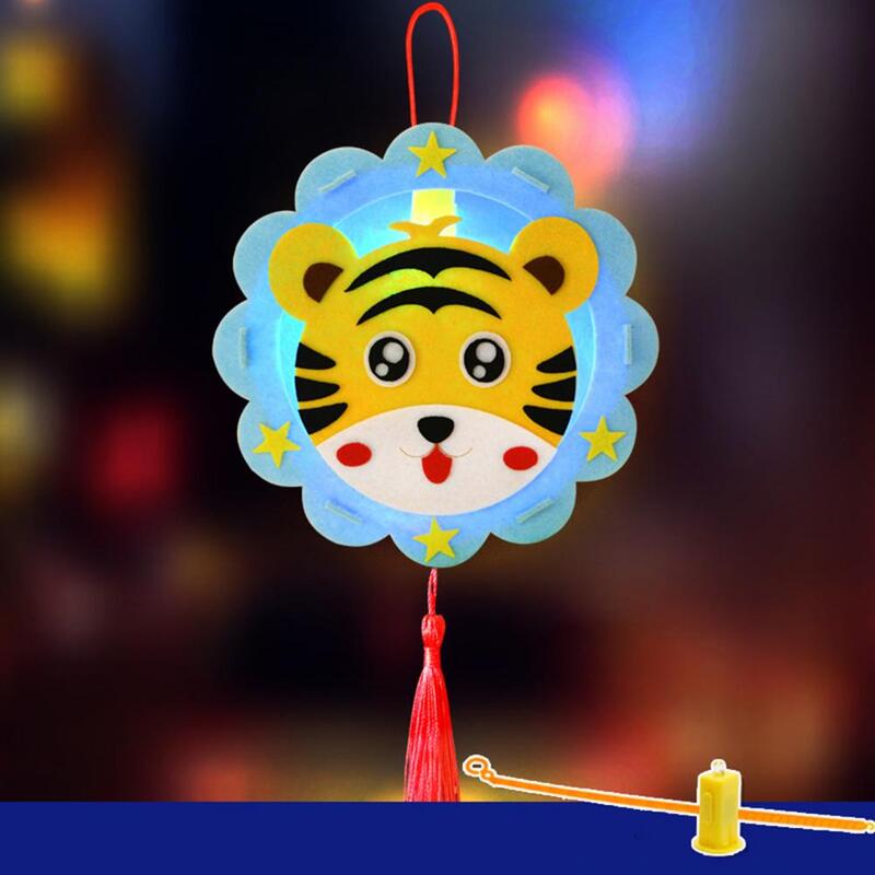 فانوس قلادة مظهر الحيوان DIY بها بنفسك الجمعية غير المنسوجة النسيج مضيئة السنة الصينية الجديدة اليدوية مصباح محمول للأطفال