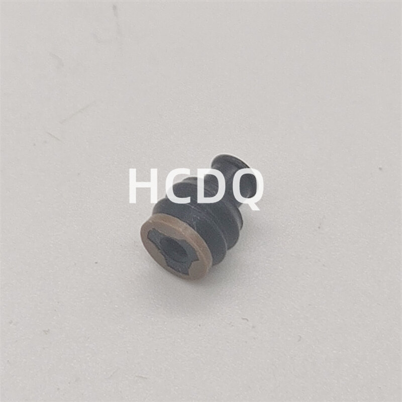 100 PCS Supply and wholesale original automobile connector MG680449  seal rubber.