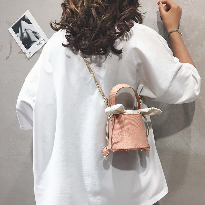 JIULIN 2020 خمر المرأة مصمم نوع جديد من فتاة شابة باليد المياه دلو حقيبة الأجنبية الهواء شعبية سلسلة مائل قطع حقيبة