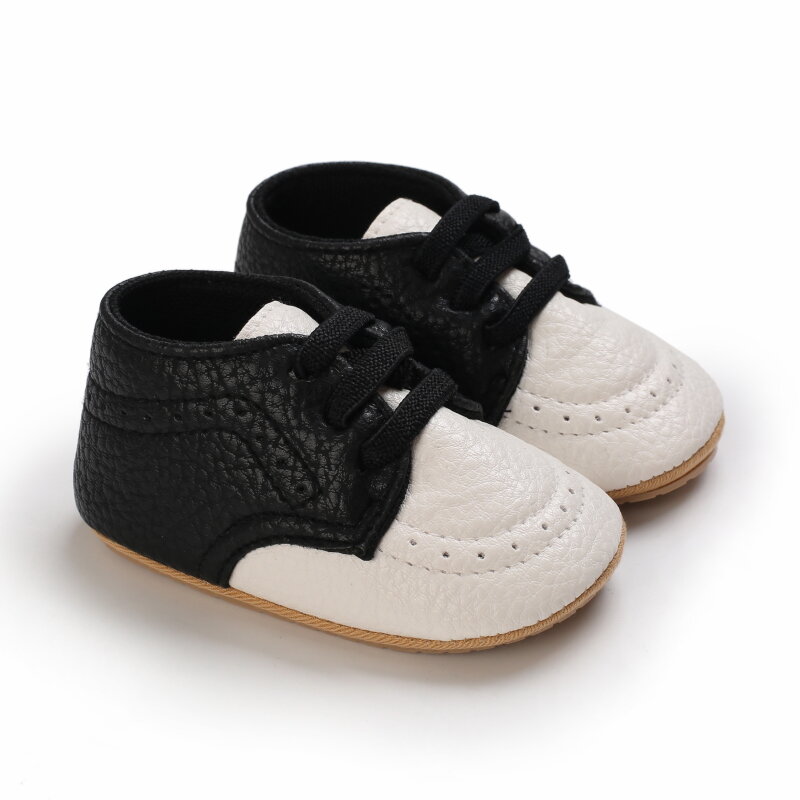 الرجعية طفل الفتيات الأخفاف أحذية متعدد الألوان بولي Leather جلد حذاء طفل صغير عدم الانزلاق موضة الرضع الأولى مشوا