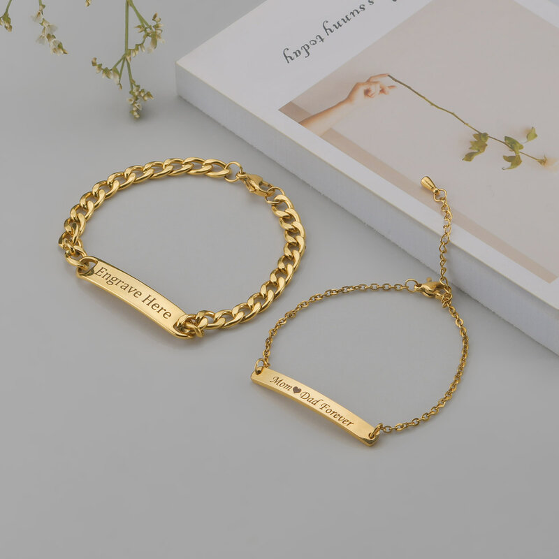Akizoom-فاسق محفورة اسم مخصص أساور للرجال والنساء ، لون الذهب ، الفولاذ المقاوم للصدأ ، سلسلة اليد سميكة ، تخصيص زوجين المجوهرات هدية