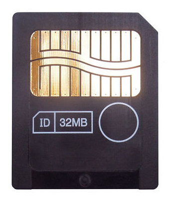 بطاقة وسائط ذكية 128 ميجا بايت/64 ميجا بايت/32 ميجا بايت 3.3 فولت مصنوعة من توشيبا بطاقة وسائط ذكية بطاقة ذاكرة SM بطاقة ذاكرة SD للإلكترونيات المستخدمة السلعة غير جديدة