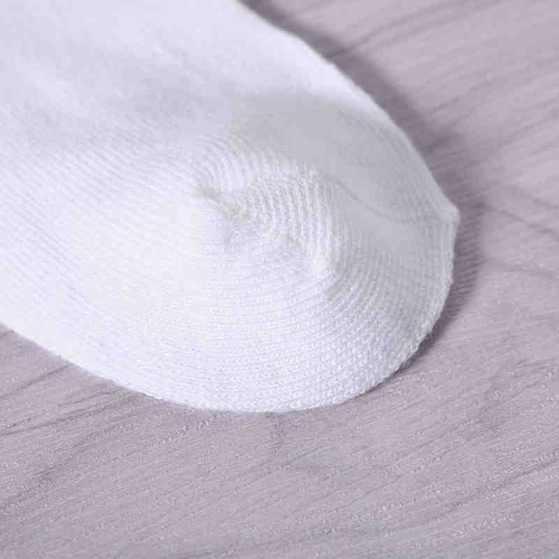 جورب أبيض نقي للأطفال مكون من 5 أزواج من الجوارب الرياضية المصنوعة من القطن القاسي الذي يسمح بمرور الهواء