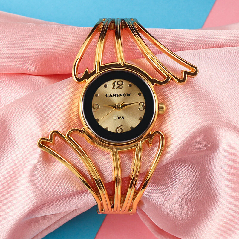 ساعات نسائية تصميم خاص سوار كوارتز ساعة معصم موضة جديدة للسيدات ساعة نسائية عادية relogio feminino