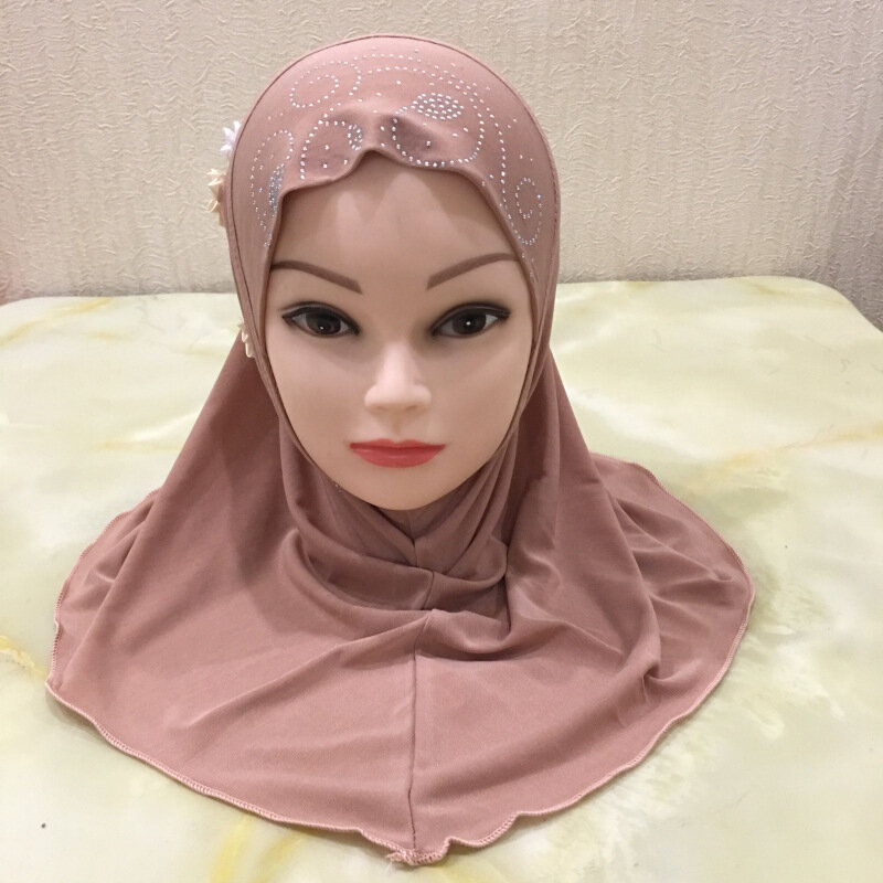 جميلة فتاة صغيرة الحجاب مع الزهور الصناعية تناسب 2-6 سنوات الاطفال شالات سحب على وشاح إسلامي رئيس التفاف بالجملة