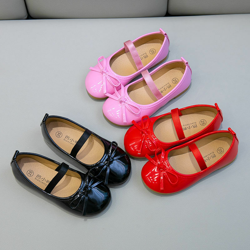 أحذية أطفال جديدة لربيع وخريف عام 2023 أحذية أميرات مُزينة بعقدة على شكل فيونكة للبنات باللون الأحمر والأسود والوردي أحذية مفردة ناعمة مريحة بنعل من 2-13T