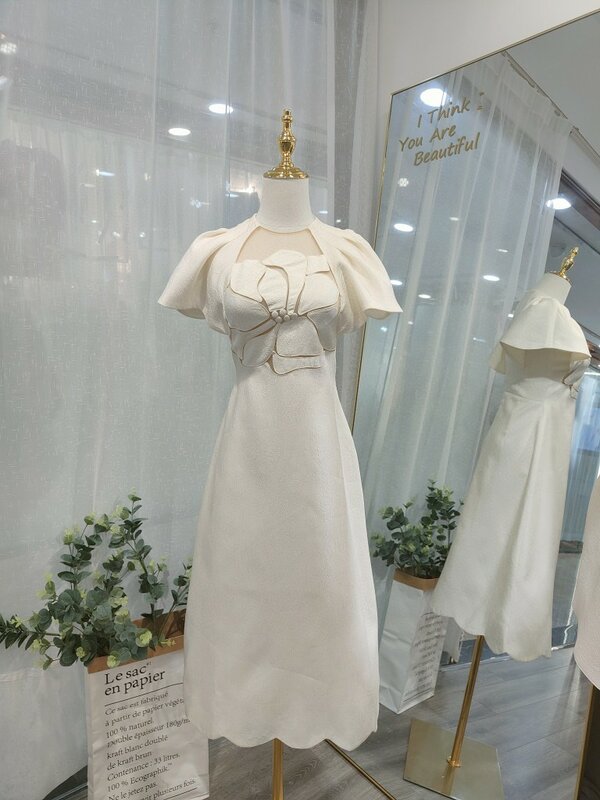 خياط متجر ثلاثي الأبعاد الإغاثة زهرة خياطة الأزياء الجاكار ضئيلة عالية الخصر فستان أبيض مناسبة رسمية ارتداء