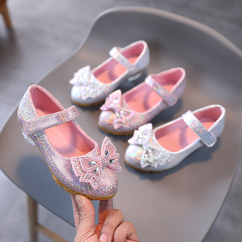حذاء للفتيات من ULKNN حذاء وردي بكعب عالٍ للأطفال موديل 2023 حذاء برقبة مدببة على شكل فيونكة مناسب للأطفال مقاس 26-36 حذاء روماني
