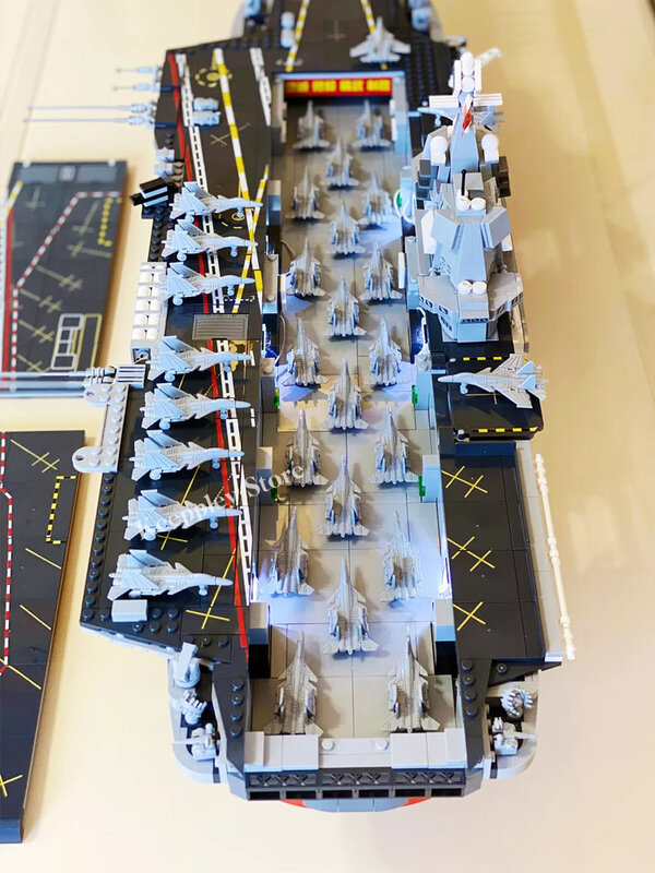 سيمبو بلوك شاندونغ الطائرات الناقل مع LED اللبنات العسكرية حربية الطوب سلاح سفينة حربية اللعب الحربية سفينة قارب