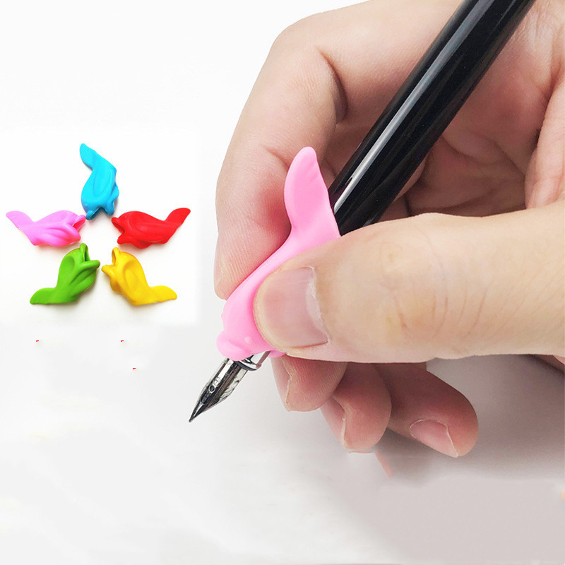 5 قطعة قلم السمك ماسِك للجوّال قلم سيليكون فهم الكتابة تصحيح الجهاز للطفل الطفل الأطفال تعلم المعونة قبضة القرطاسية