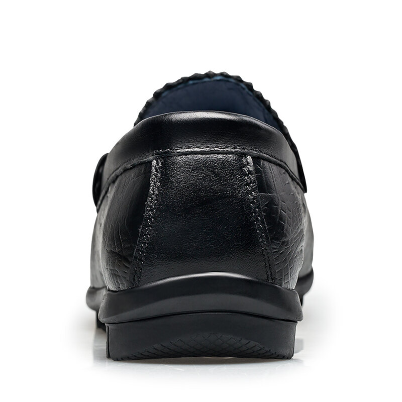 أحذية رجالي البريطانية سميكة سوليد أحذية من الجلد 2022 الربيع والخريف نماذج دواسة البازلاء أحذية أحذية جلدية بدون كعب الشتاء