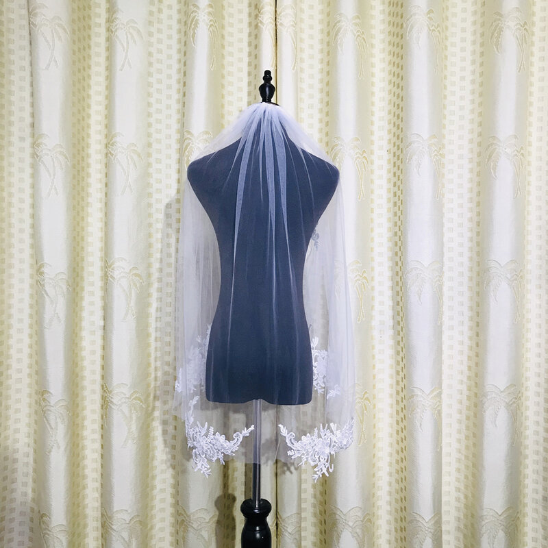 جديد وصول 80 سنتيمتر طبقة واحدة الحجاب الزفاف مجسمة الدانتيل تصميم قصير طرف واحد طول زهرة ثلاثية الأبعاد مع مشط الحجاب الزفاف