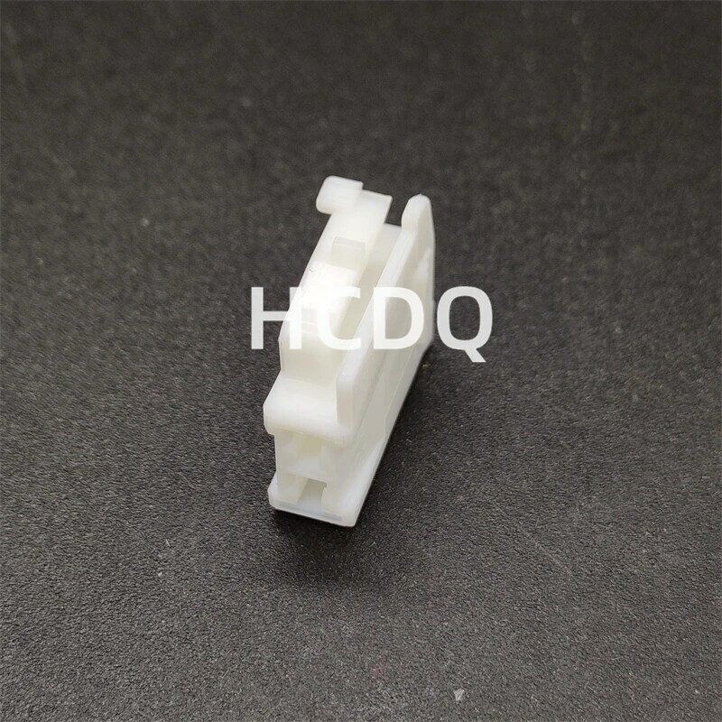 The original 90980-10935 automobile connector shell and connector are supplied from stock