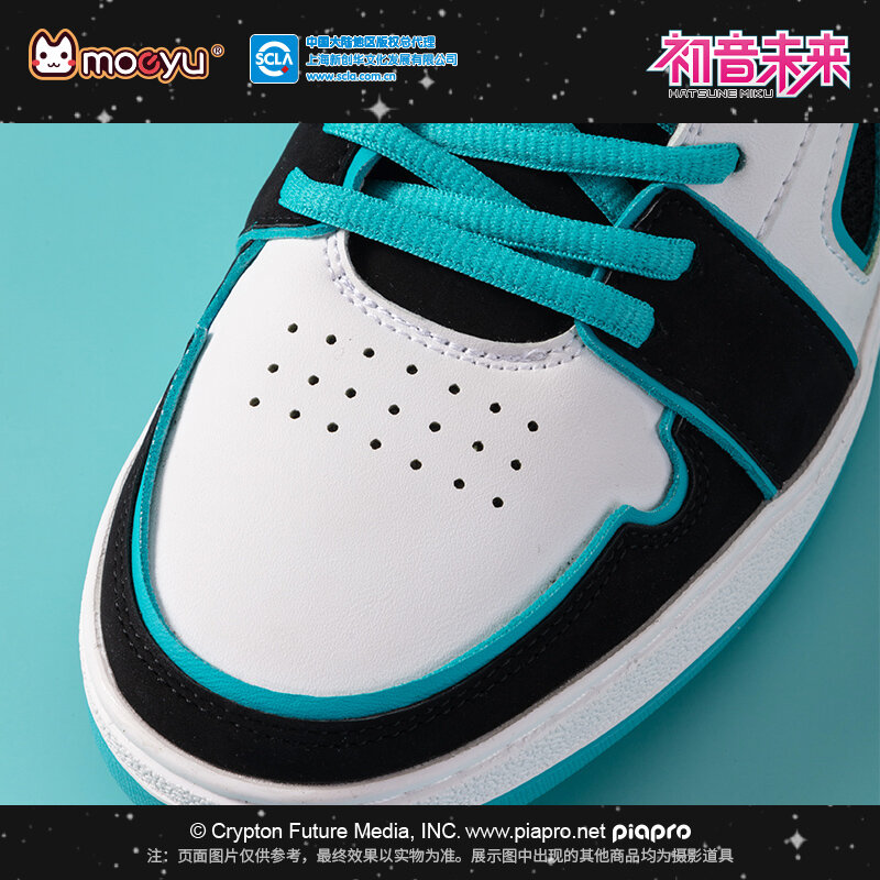 أحذية Moeyu Hatsune Miku للرجال أحذية رياضية رجالية مناسبة لشخصية الرسوم المتحركة أحذية رياضية للتنس والسيدات جوارب هدايا غير رسمية
