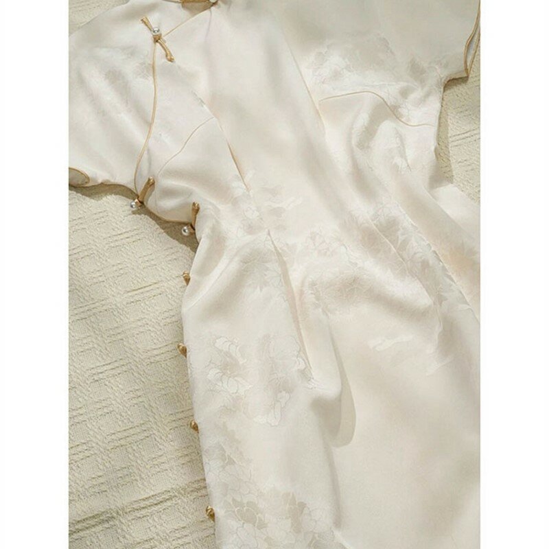 فستان نسائي ضيق الخصر ، شيونغسام صيني جديد ، طراز لطيف ، أبيض