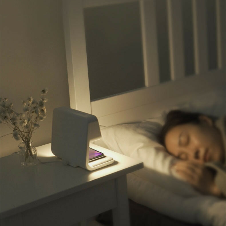 مصباح بجانب السرير مع شحن لاسلكي ، 3 في 1 ، شاشة LCD ، ساعة منبه ، شاحن هاتف لاسلكي لـ iPhone ، مصباح ساعة منبه ذكي