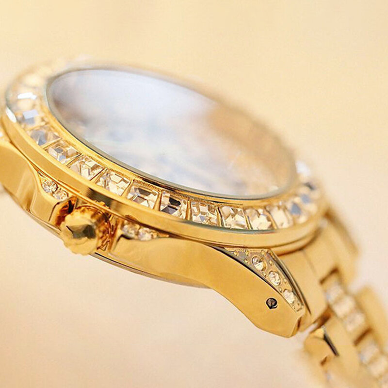 المرأة لامعة الماس ساعة معصم مستديرة ، مجوهرات شخصية ، اكسسوارات فاخرة ، أنثى ، السيدات