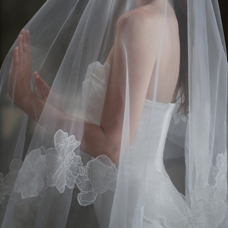 Lace الحجاب الزفاف الدانتيل دون مشط ، الحجاب طويلة متوسطة
