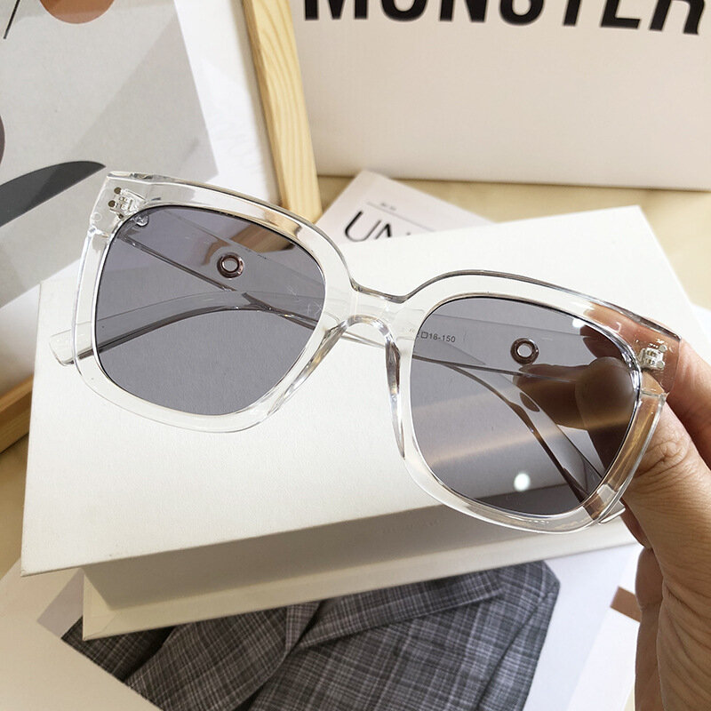 نظارة شمسية كلاسيكية للنساء كبيرة الحجم مربعة الشكل بتصميم عين القطة نظارات شمسية فاخرة بإطار عتيق للنساء نظارات شمسية سوداء Oculos De Sol UV400