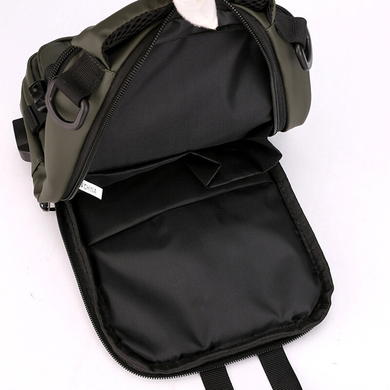 الرجال النايلون حقيبة كروسبودي مع منفذ شحن USB متعددة الوظائف في الهواء الطلق السفر مقاوم للماء Daypack الذكور عادية رسول حقائب الصدر
