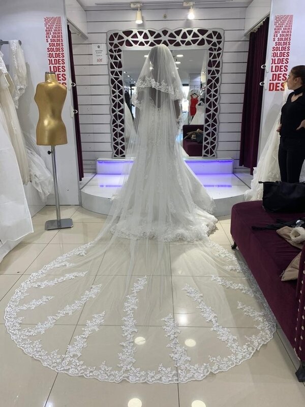 الأبيض 4M 3M كاتدرائية طرحة زفاف 2 تيير الزفاف الدانتيل زين مع مشط