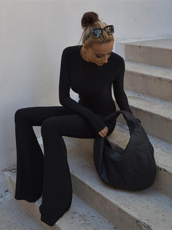 ملابس نسائية أساسية بلون أسود صلب Y2K لصيف 2022 بأكمام طويلة بدون ظهر سروال متوهج ملابس شارع غير رسمية بسيطة بشكل عام