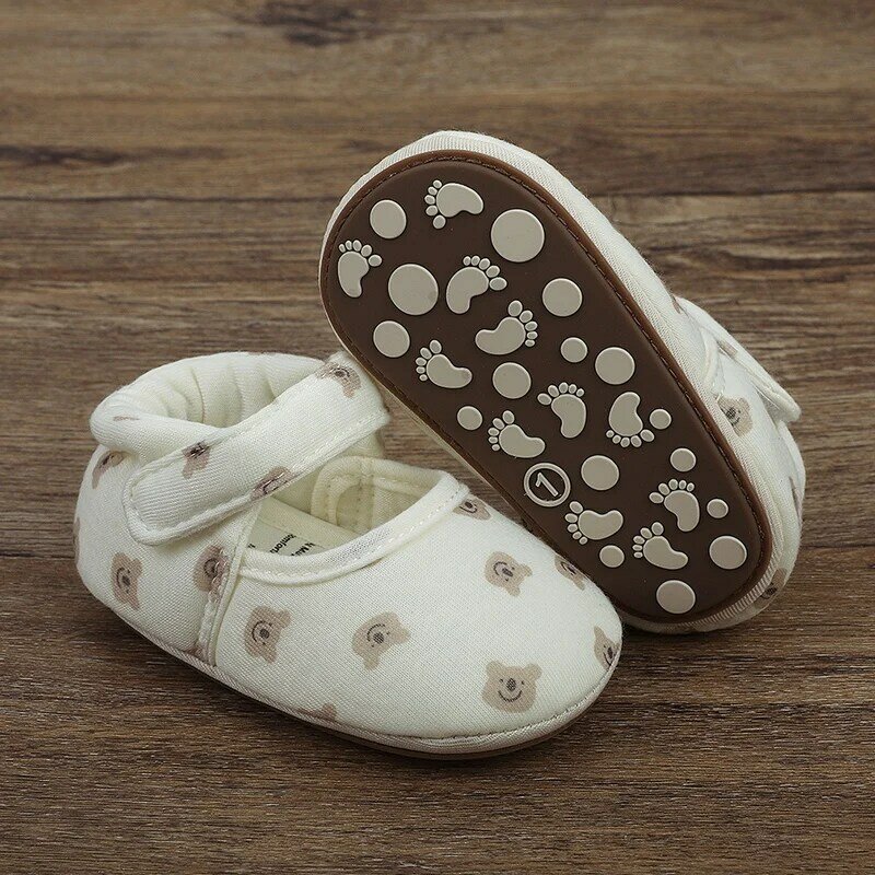 أحذية للأطفال حديثي الولادة برسومات الدب الكرتونية أحذية للأولاد والبنات أحذية للأطفال الصغار نعل مطاطي مريحة مضادة للانزلاق مشوا لأول مرة