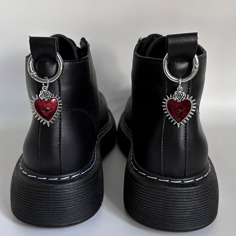 حذاء بمشبك معدني مع دلاية على شكل قلب ، حذاء مارتن للزينة ، مجوف ، نجوم كبيرة ، Y2K ، مجوهرات حفلات ، إكسسوارات ، 1: