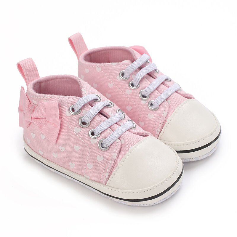 حذاء قماشي مع قوس على شكل قلب للطفل ، حذاء رياضي بنعل ناعم للطفل الصغير ، حذاء كاجوال لحديثي الولادة ، 4 ألوان ، موضة للنساء ، من 0 إلى 18 شهرًا