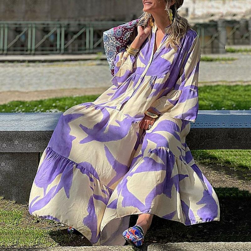 فستان طويل نسائي بنمط بوهيمي مع طباعة مطابقة الألوان ، خليط بطيات ، رقبة على شكل حرف V ، عطلة الصيف