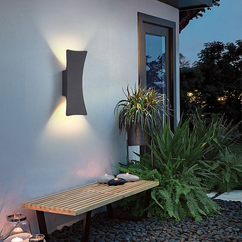 مصباح جداري LED مقاوم للماء للأماكن الداخلية والخارجية ، مصباح منزلي عصري من الألومنيوم البسيط ، شرفة وحديقة ، أبيض وأسود ، IP65 ،