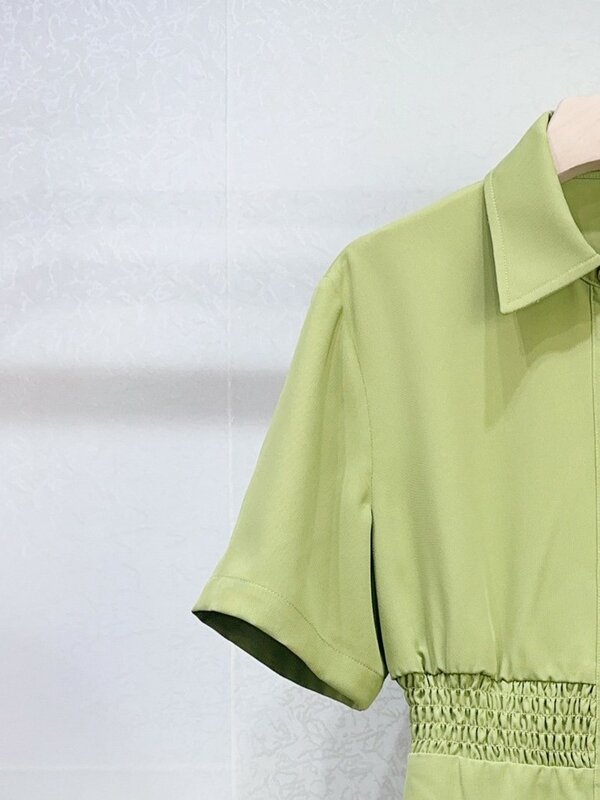 فستان نسائي صغير أخضر مع جيب ، خصر مرن ، أكمام قصيرة ، صدر واحد ، ياقة مطوية للأسفل ، أنيقة ، الصيف ،