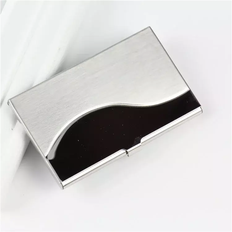 حقيبة بطاقة عمل بشعار محفور بالليزر ، غطاء معدني مبتكر من الفولاذ المقاوم للصدأ ، محفظة معدنية لبطاقة الائتمان