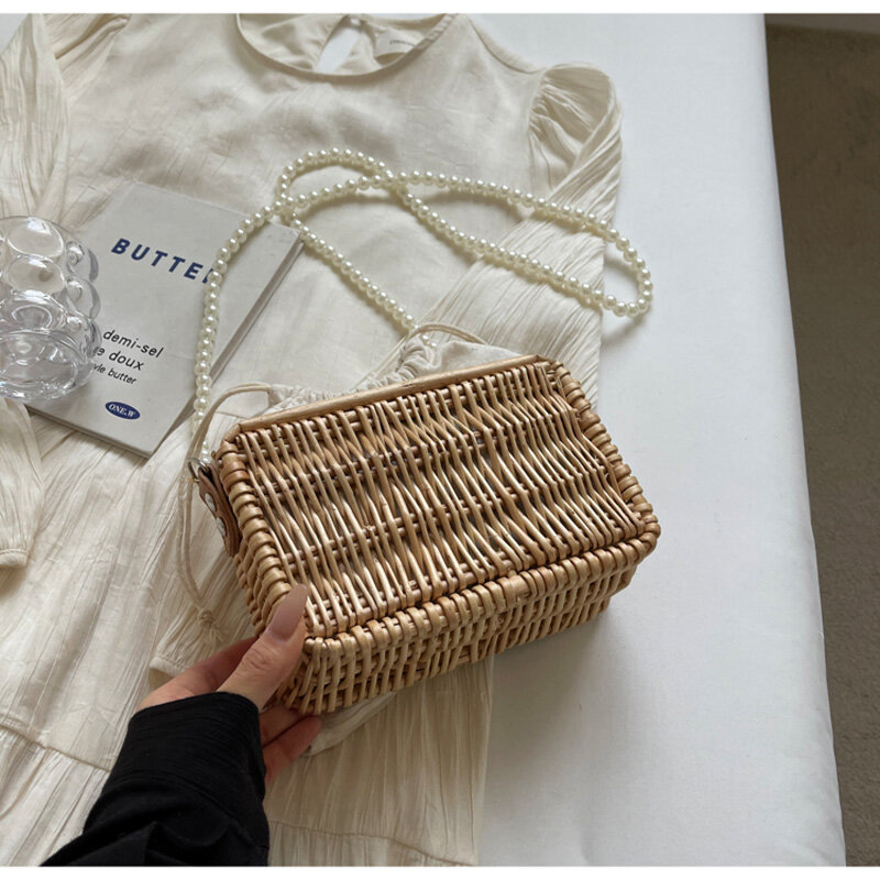 حقيبة يد منسوجة للفتيات من سلسلة اللؤلؤ ، حقيبة مربعة صغيرة ، موضة جديدة من القش ، كروس بودي ، الصيف ،