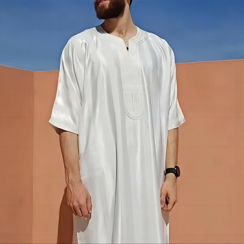 ثوب إسلامي فضفاض غير رسمي للرجال بأكمام طويلة ، قميص عصري تقليدي ، ثوب العيد السعودي الأوسط شرق المملكة العربية السعودية ، ملابس فاخرة للرجال