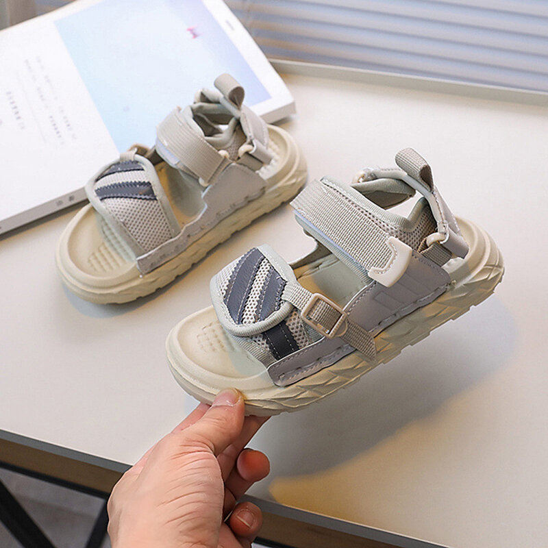 صنادل صيفية شبكية تسمح بمرور الهواء للأطفال ، أحذية شاطئ للأولاد والبنات