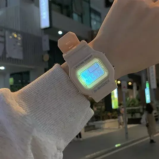 موضة جديدة شفافة ساعة إلكترونية LED السيدات ساعة اليد الرياضة مقاوم للماء الساعات الإلكترونية كاندي متعدد الألوان طالب هدية