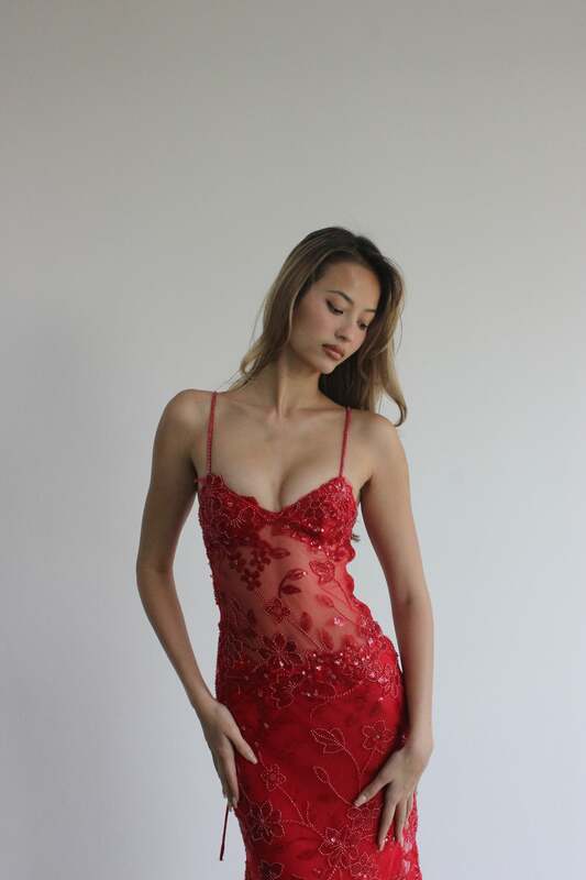فستان 14814 # IENA مثير أحمر جديد مزين بالترتر ومزين بالزهور للتصوير الفوتوغرافي والرباط من الخلف للحفلات الراقصة مقاس كبير