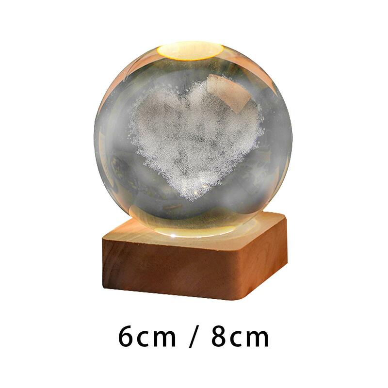 كرة زجاجية على شكل قلب ضوء ليلي مع قاعدة خشبية ، هدايا سطح المكتب الإبداعية