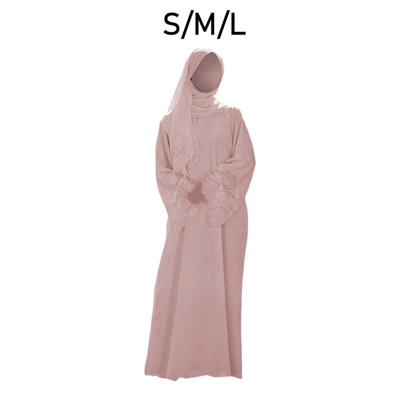 رواب إسلامي مع حجاب ، رداءة قفطان ، ملابس تقليدية من الشرق الأوسط ، كاملة