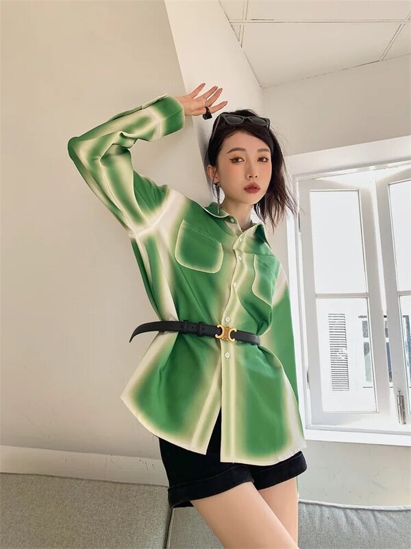 Tawaaiw بلوزة نسائية بياقة متدرجة باللون الأخضر متدرجة وأكمام طويلة بلوزة نسائية للربيع والخريف ملابس الشارع الشهير Y2k على الطراز الكوري