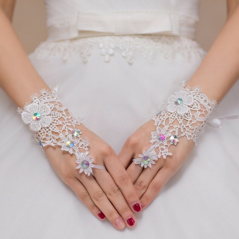 رومانسية قصيرة قفازات الزفاف النساء أصابع الأبيض قفازات الزفاف طول المعصم الزفاف هدية الزفاف اكسسوارات الزفاف