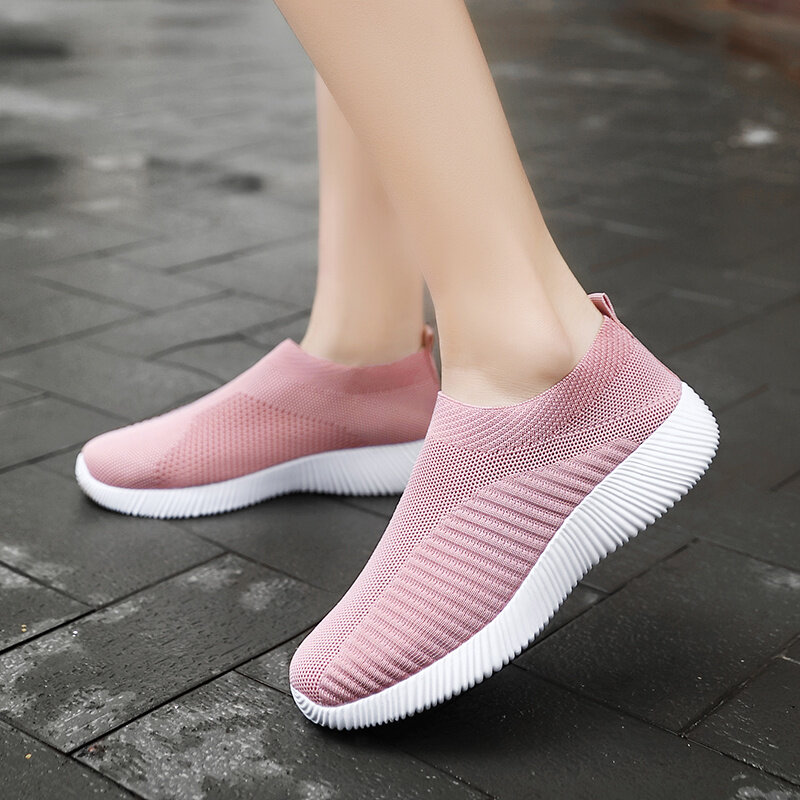 Women Casual  Walking Shoes Lightweight Breathable Mother Foowears Slip-on Female Sock Shoes Thick Bottom Increasing Height