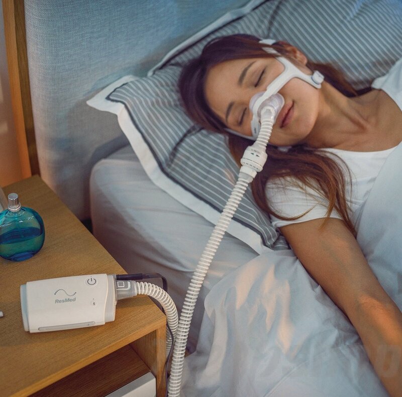 جهاز التنفس الصناعي Resmed AirMini (مجموعة كاملة) جهاز التنفس الصناعي ذو جيب قابل للحمل جهاز التنفس الصناعي غير الغازية جهاز التنفس الصناعي