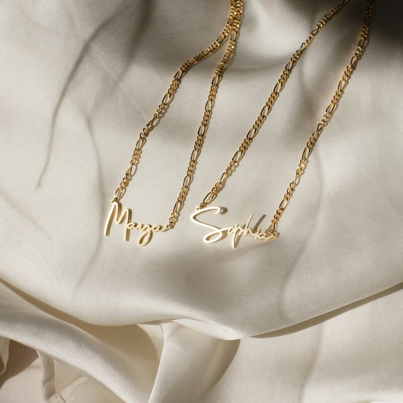 قلادة مخصصة بأشكال حروف مخصصة مصنوعة من الفولاذ المقاوم للصدأ مجوهرات للسيدات وسلاسل ذهبية للرجال وهدايا لعيد الحب