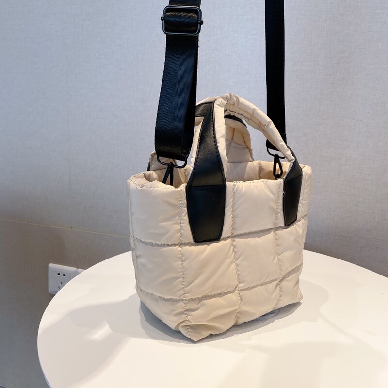 الشتاء اللحف مبطن حقيبة القطن ملء المرأة حقائب لينة الدافئة أسفل حقيبة مصمم الكتف حقائب كروسبودي للنساء 2022